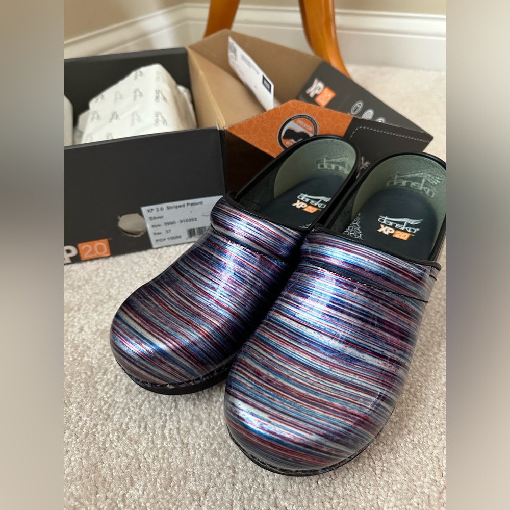 New in box Dansko XP 2.0 striped metallic clogs in size 37, US size 7